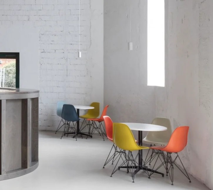 Vitra Eames Plastic Chair DSR